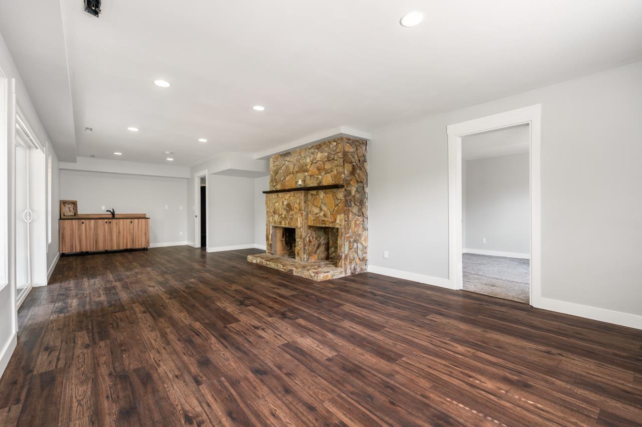 22990 70a Avenue Property Photo 15