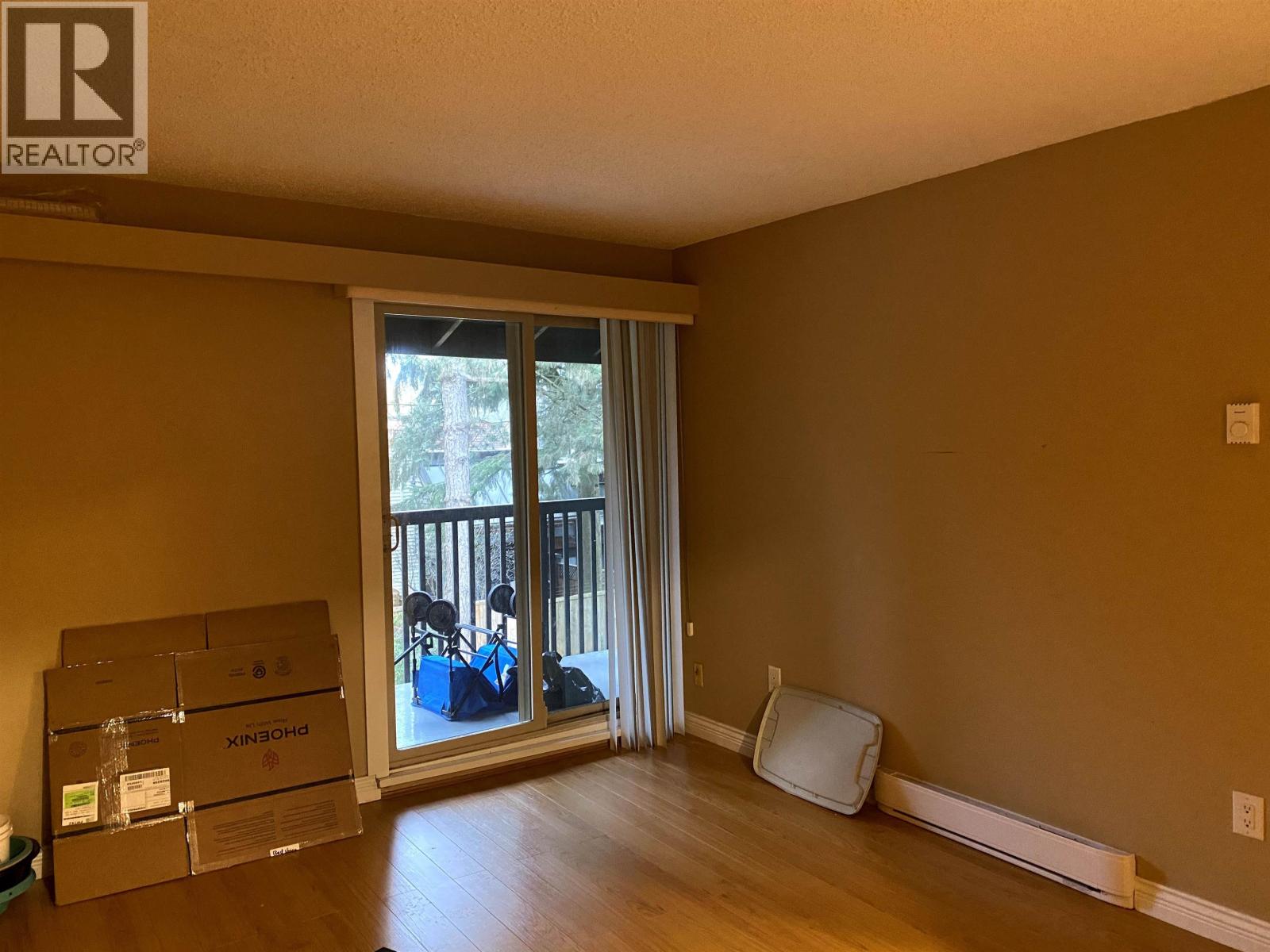 515 9867 Manchester Drive Property Photo 4