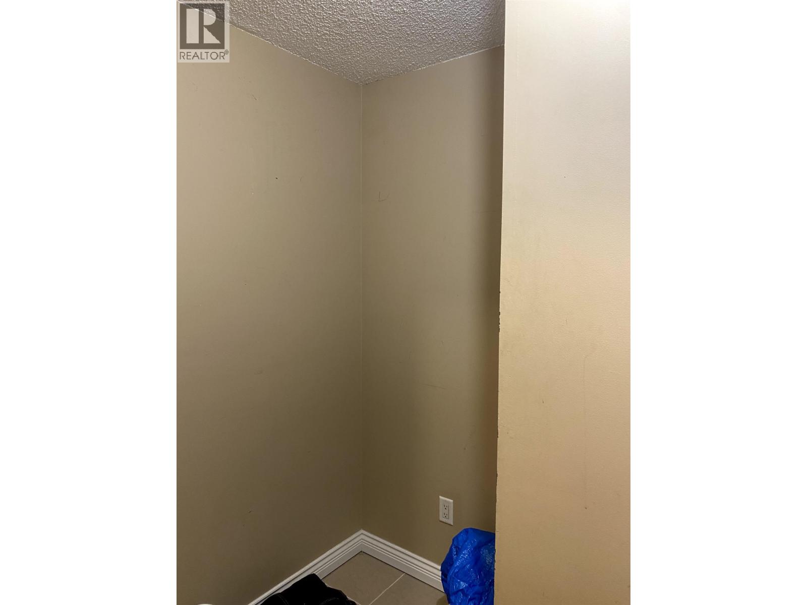 515 9867 Manchester Drive Property Photo 11
