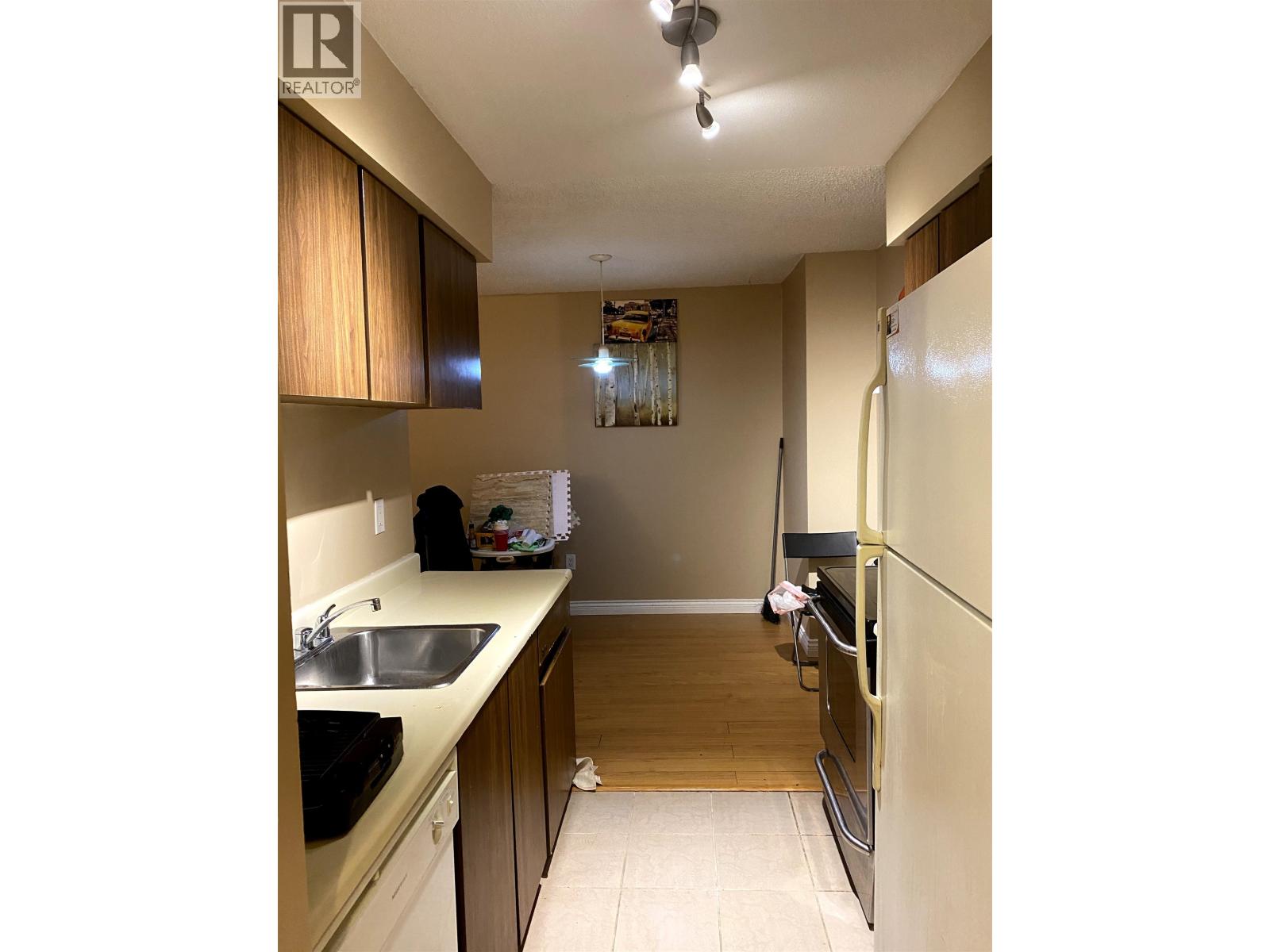 515 9867 Manchester Drive Property Photo 15