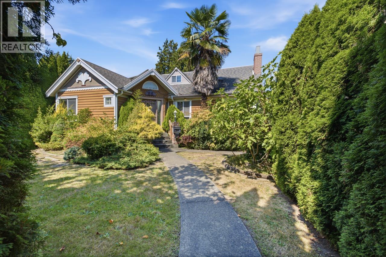 55 W KING EDWARD AVENUE Property Photo 1