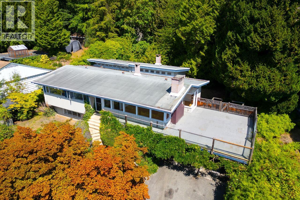 1241 Nepal Crescent Property Photo 1