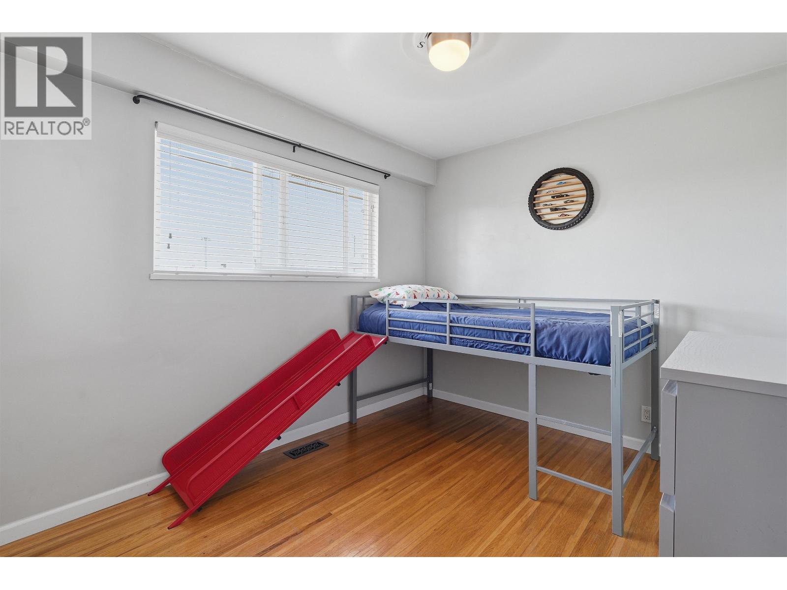 6876 Hycrest Drive Property Photo 15