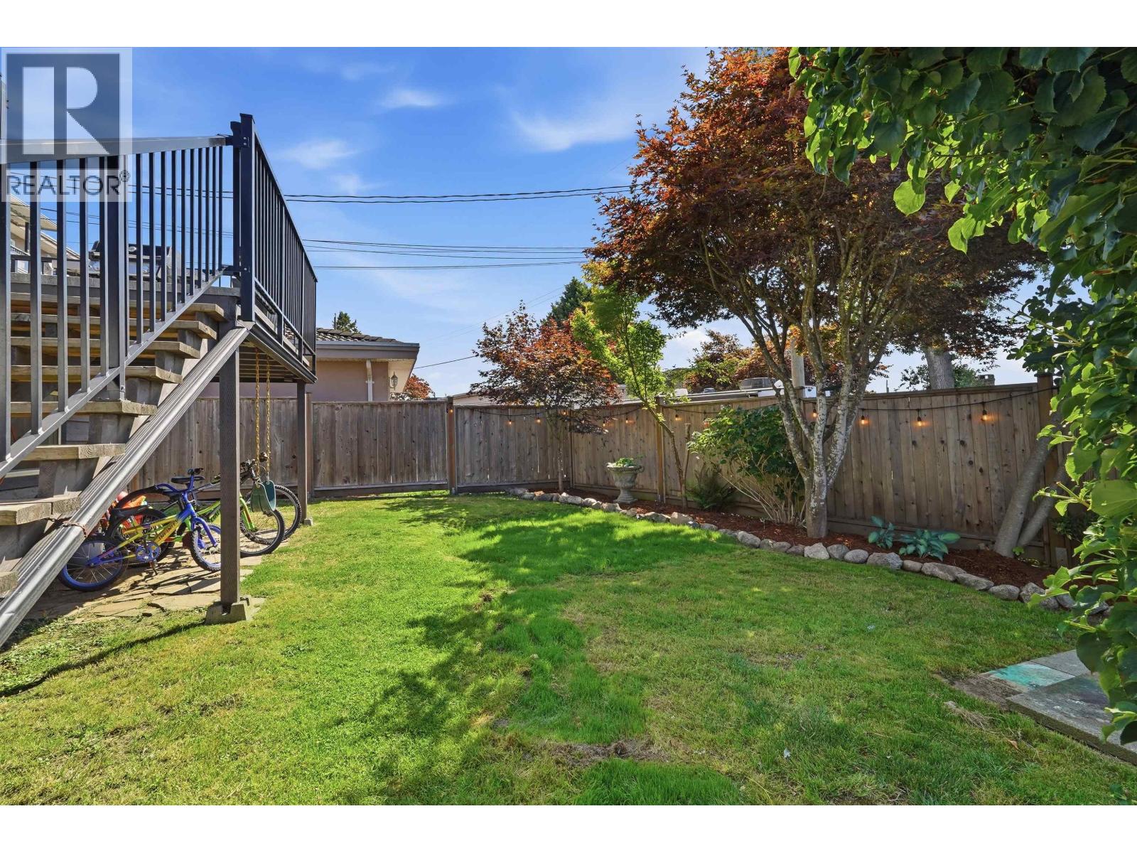 6876 Hycrest Drive Property Photo 20