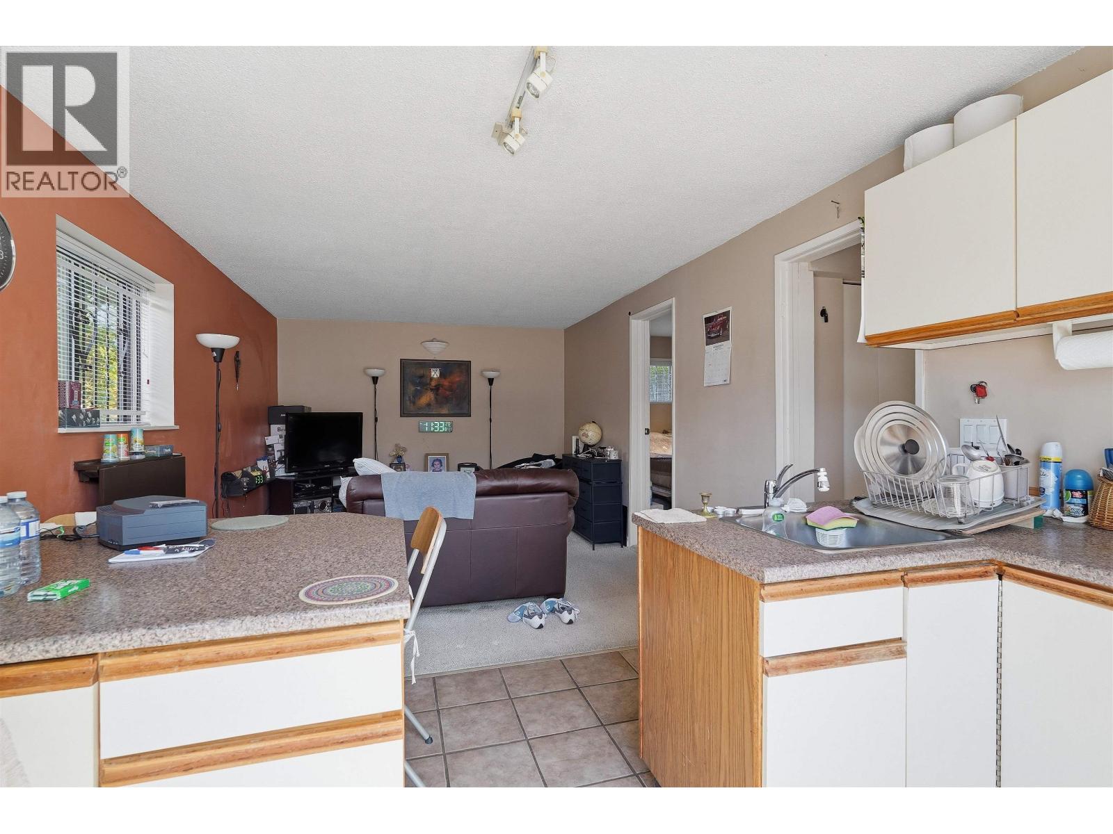 6876 Hycrest Drive Property Photo 29
