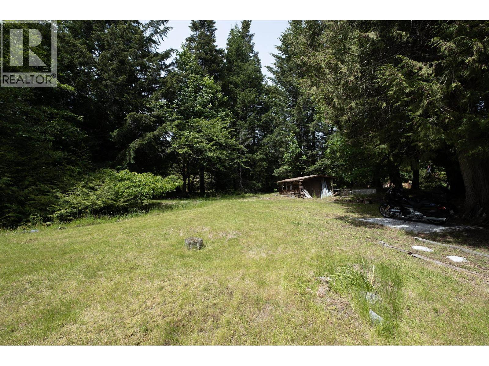 8127 Redrooffs Road Property Photo 3