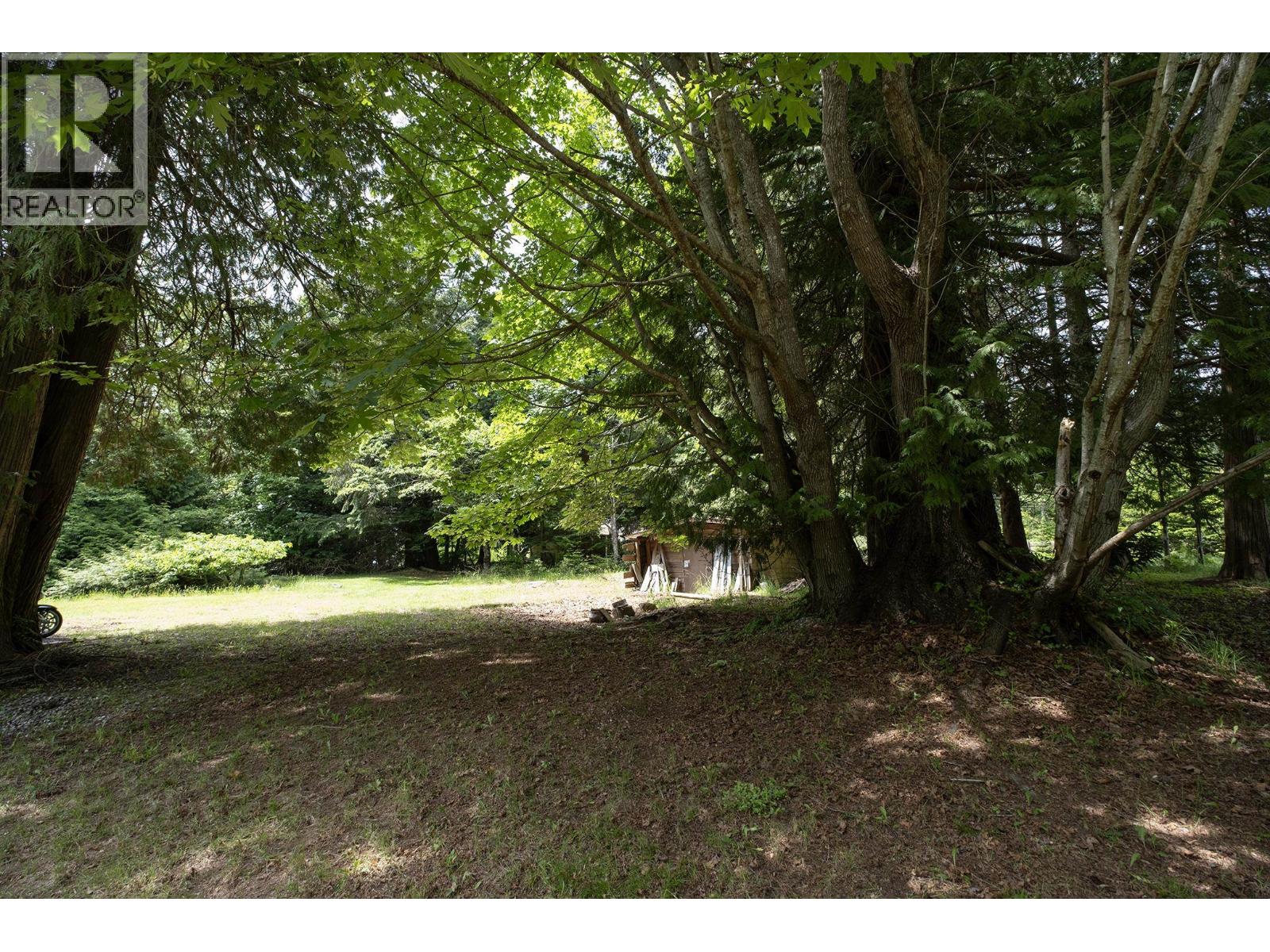 8127 Redrooffs Road Property Photo 4