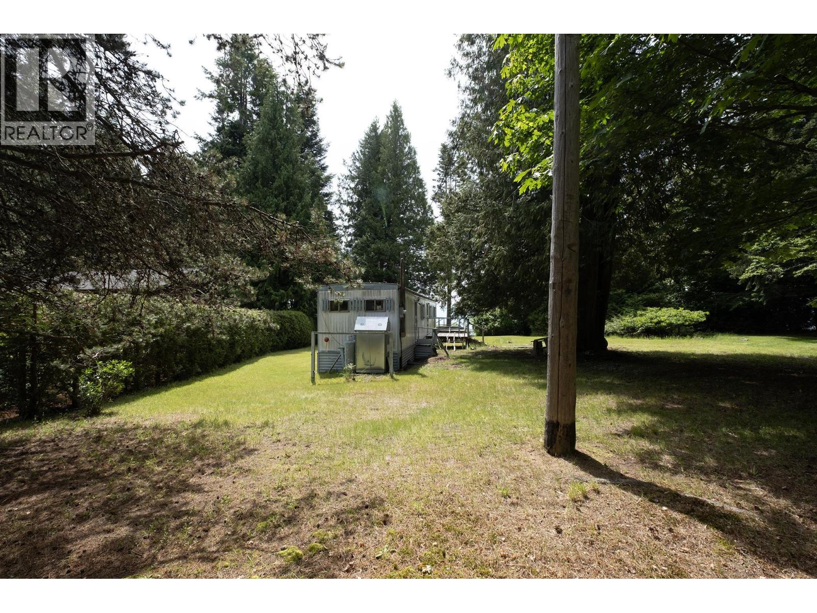 8127 Redrooffs Road Property Photo 11