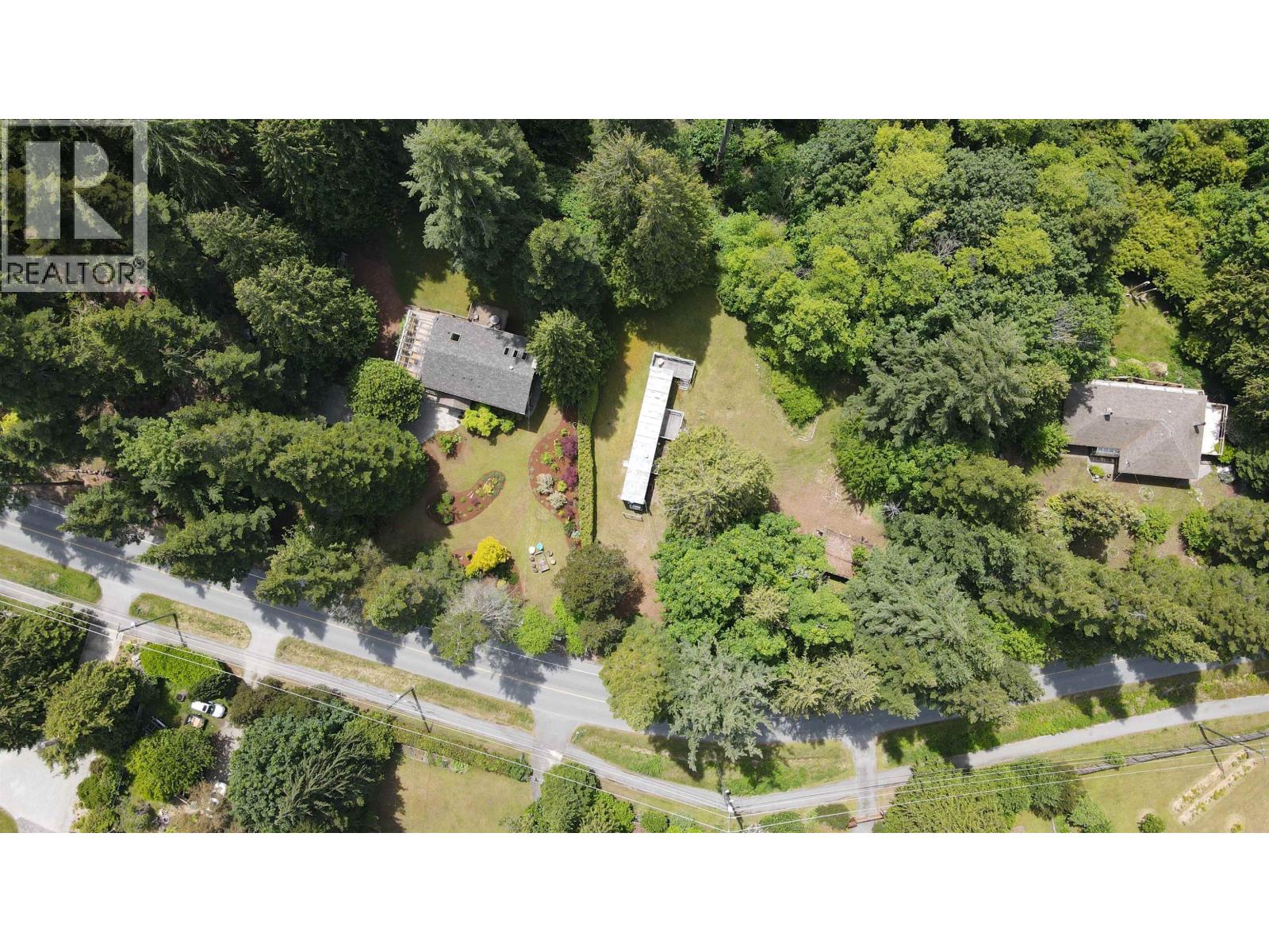 8127 Redrooffs Road Property Photo 14