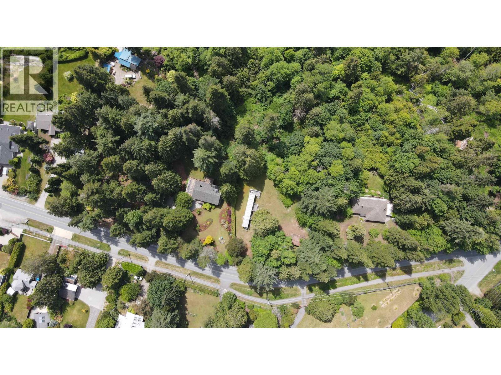 8127 Redrooffs Road Property Photo 15