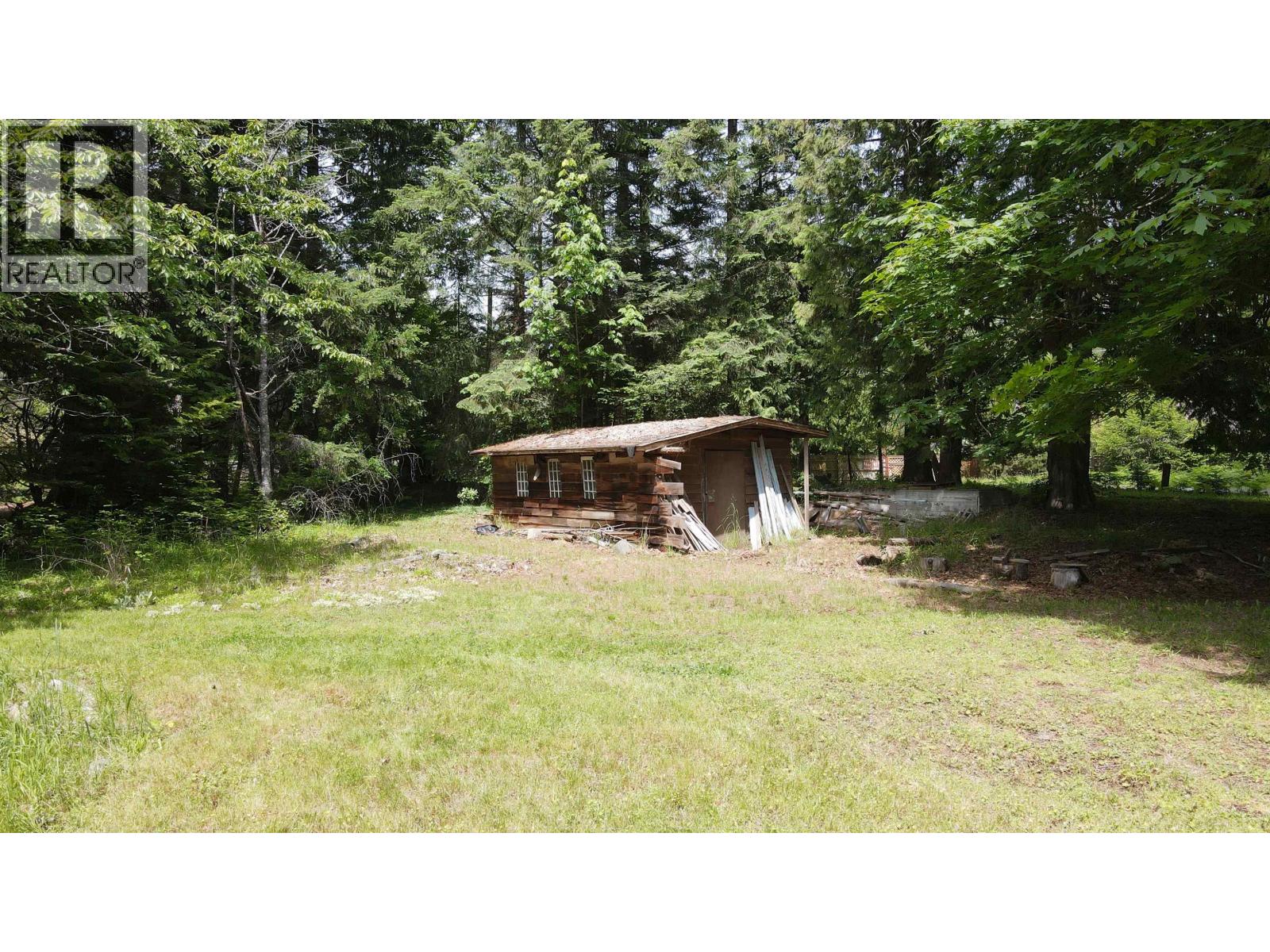 8127 Redrooffs Road Property Photo 18