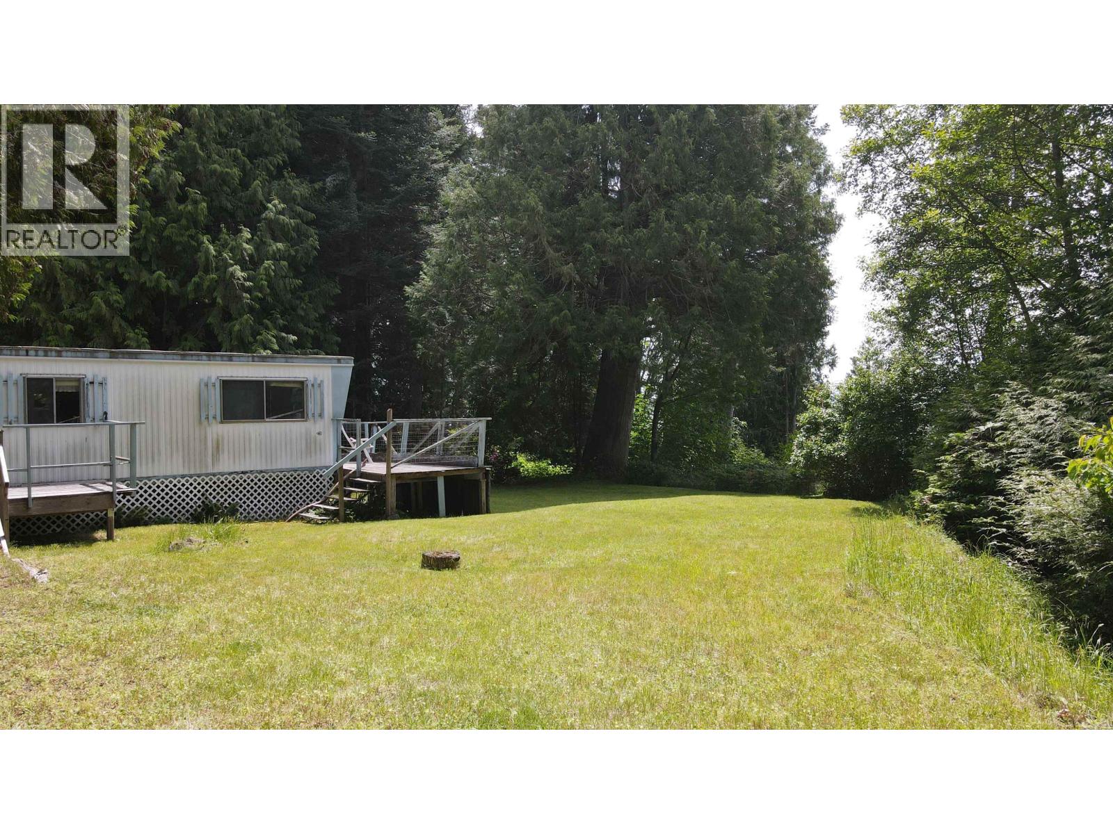 8127 Redrooffs Road Property Photo 20