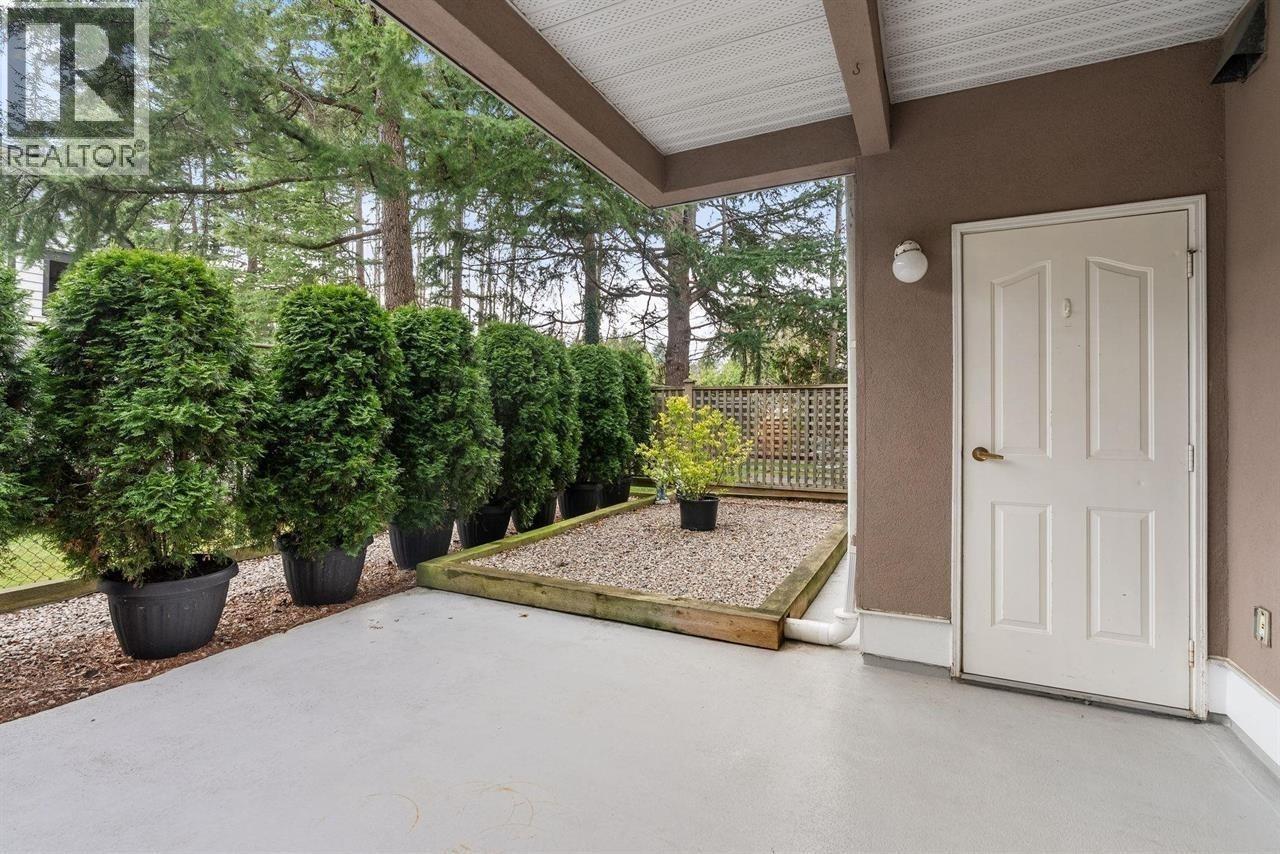 108 1153 54a Street Property Photo 2