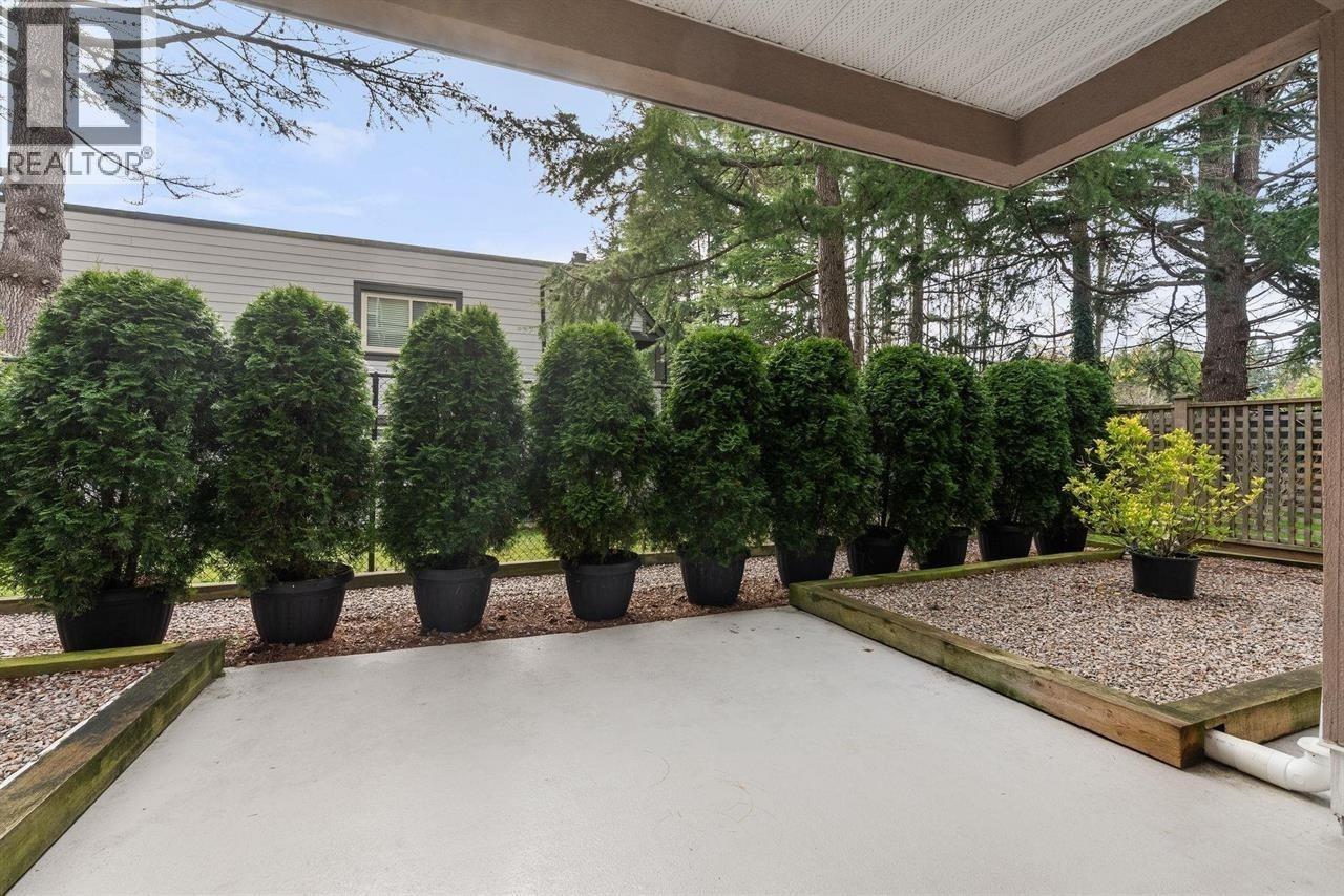 108 1153 54a Street Property Photo 5