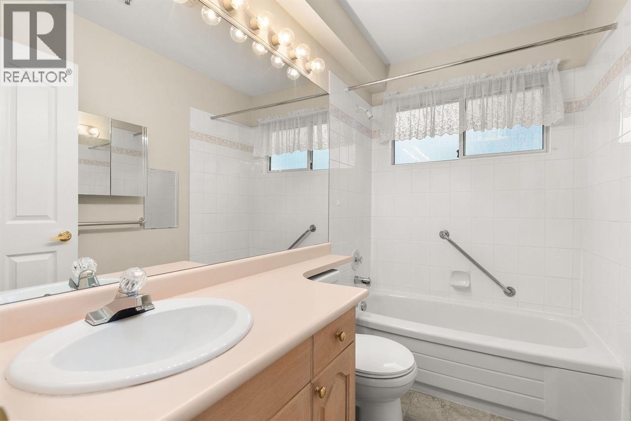 108 1153 54a Street Property Photo 34