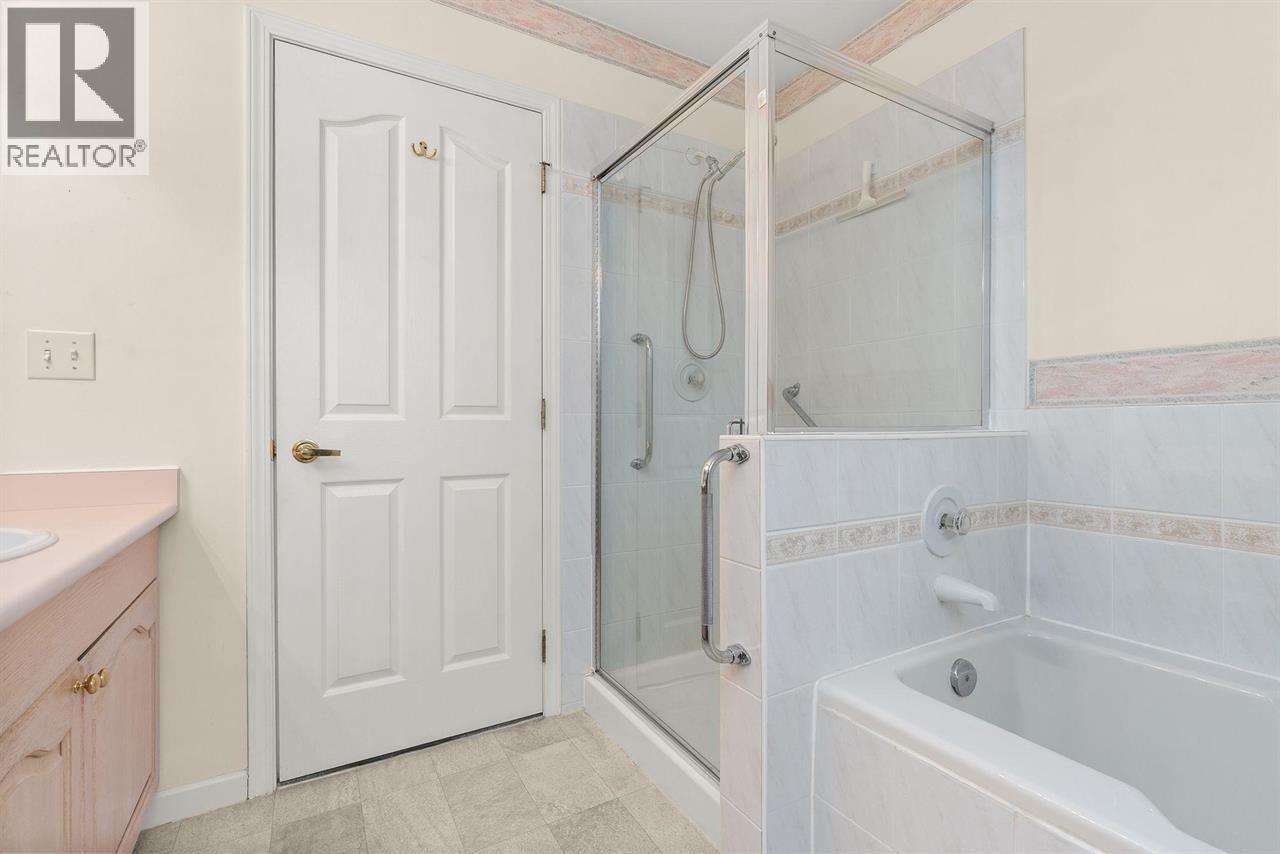108 1153 54a Street Property Photo 36