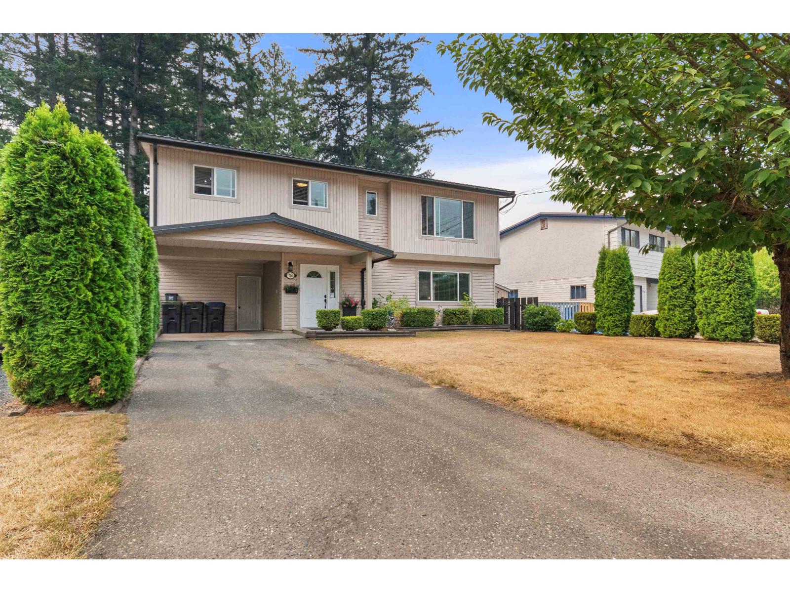 714 River Parade Property Photo 1