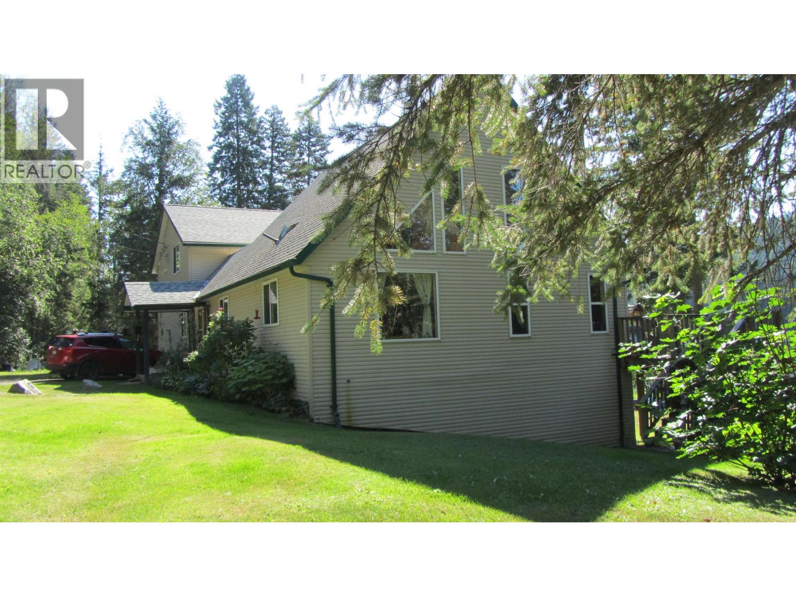 2729 Eagle Creek Road Property Photo 1