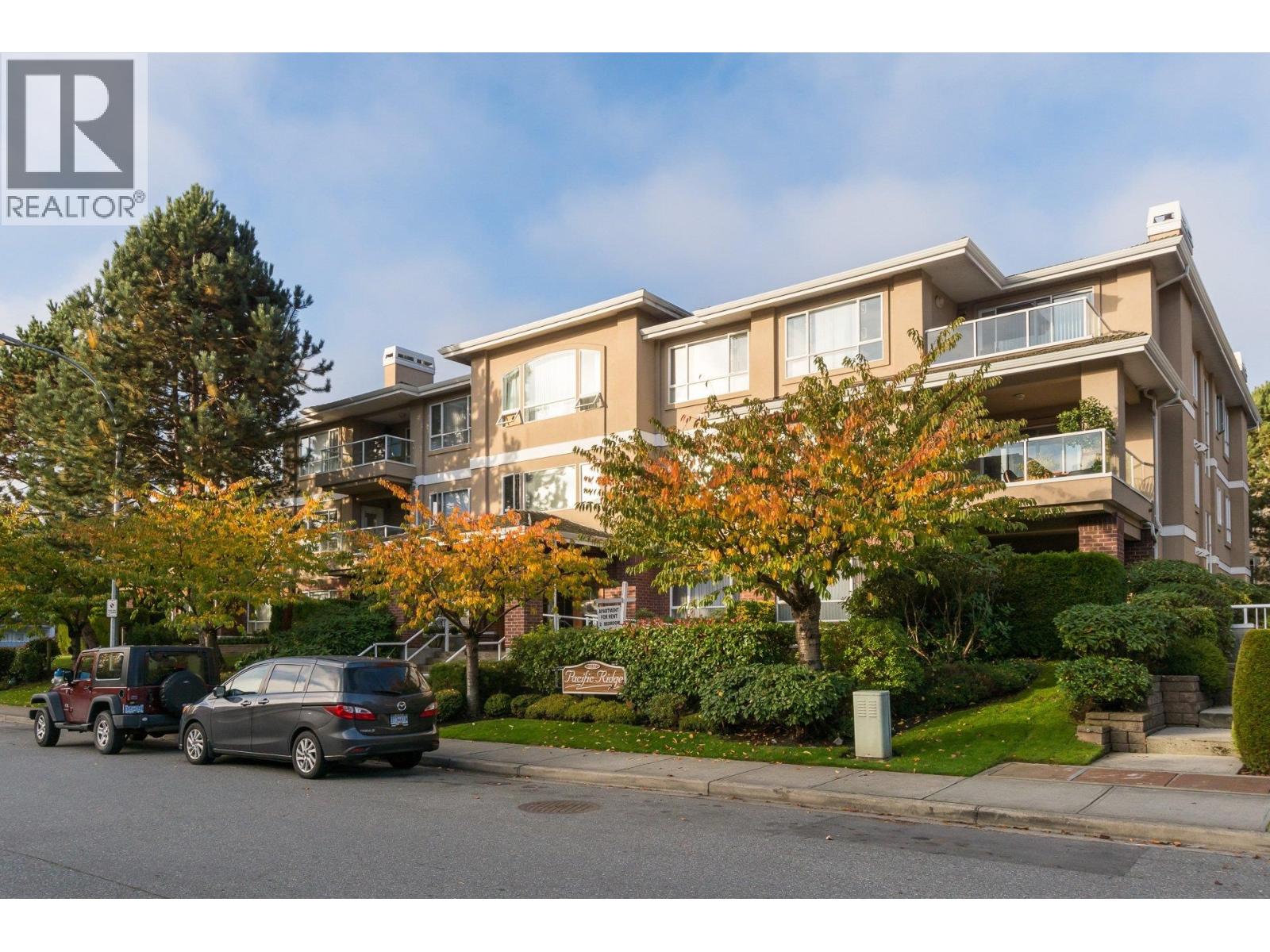 202 1131 55 STREET Property Photo 1