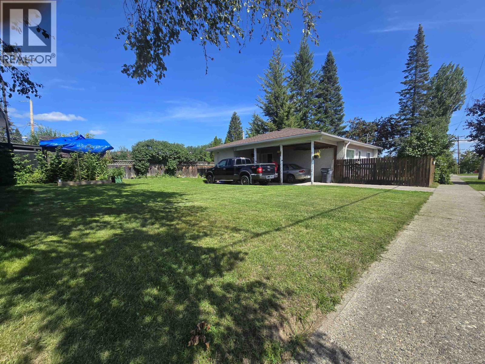 2940 2nd Avenue Property Photo 3