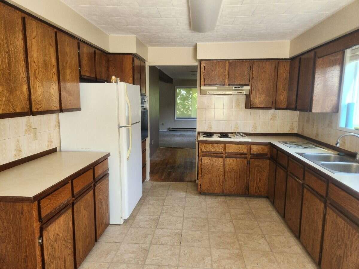 10330 Cooper Road Property Photo 9