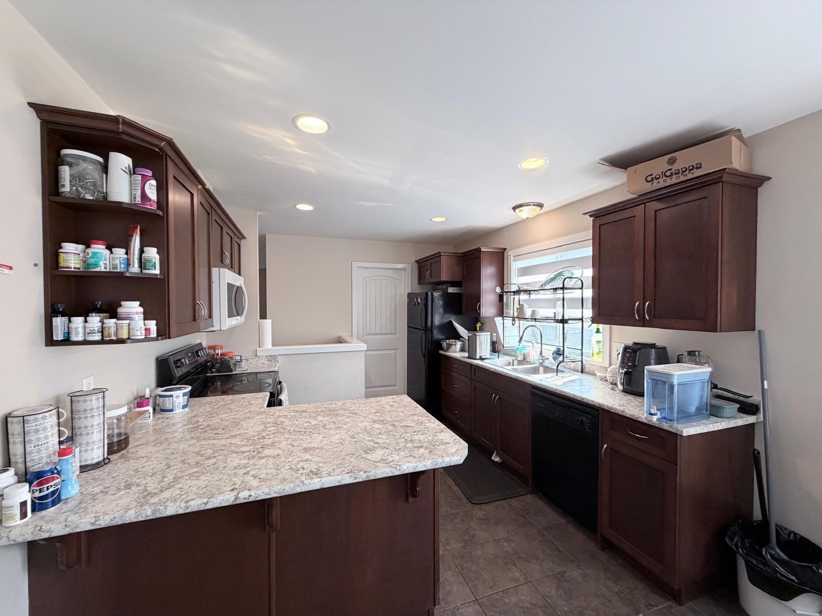 46151 Third Avenue Property Photo 7