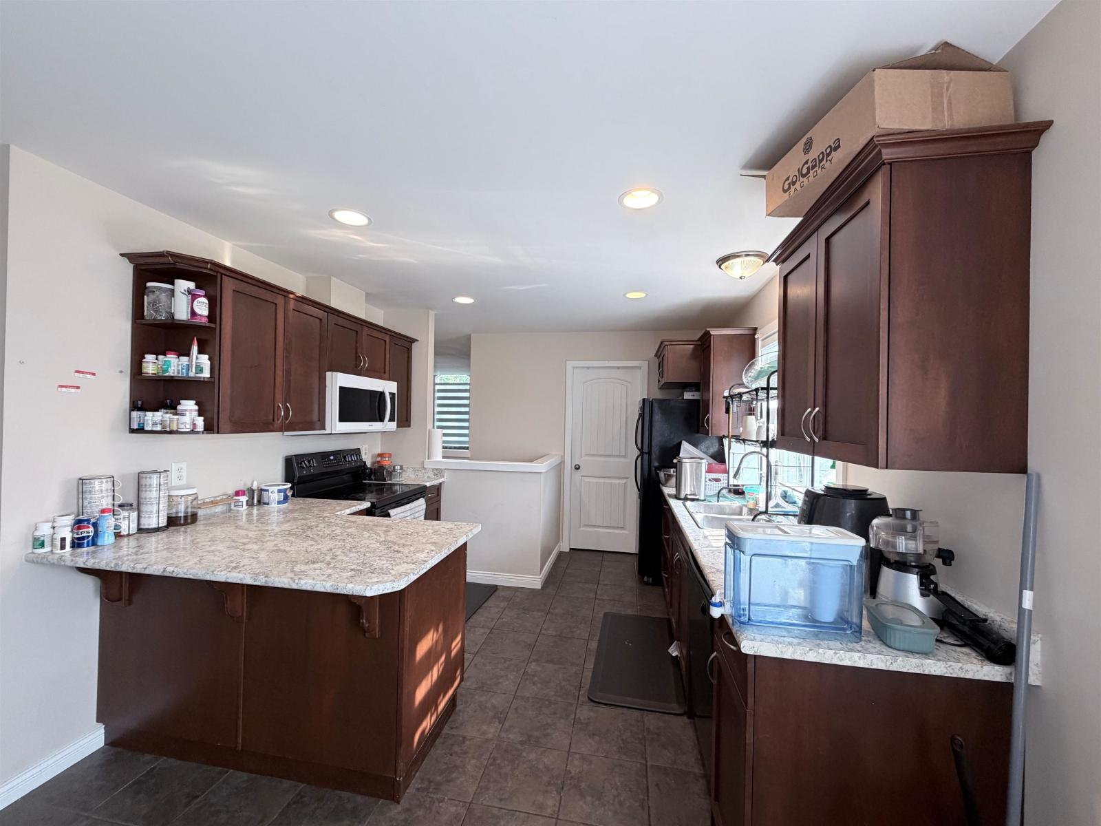 46151 Third Avenue Property Photo 8