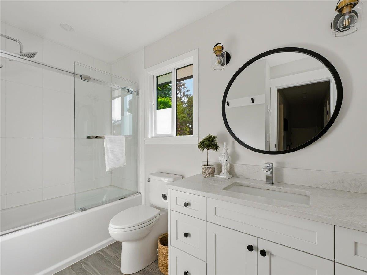 12674 19 Avenue Property Photo 32