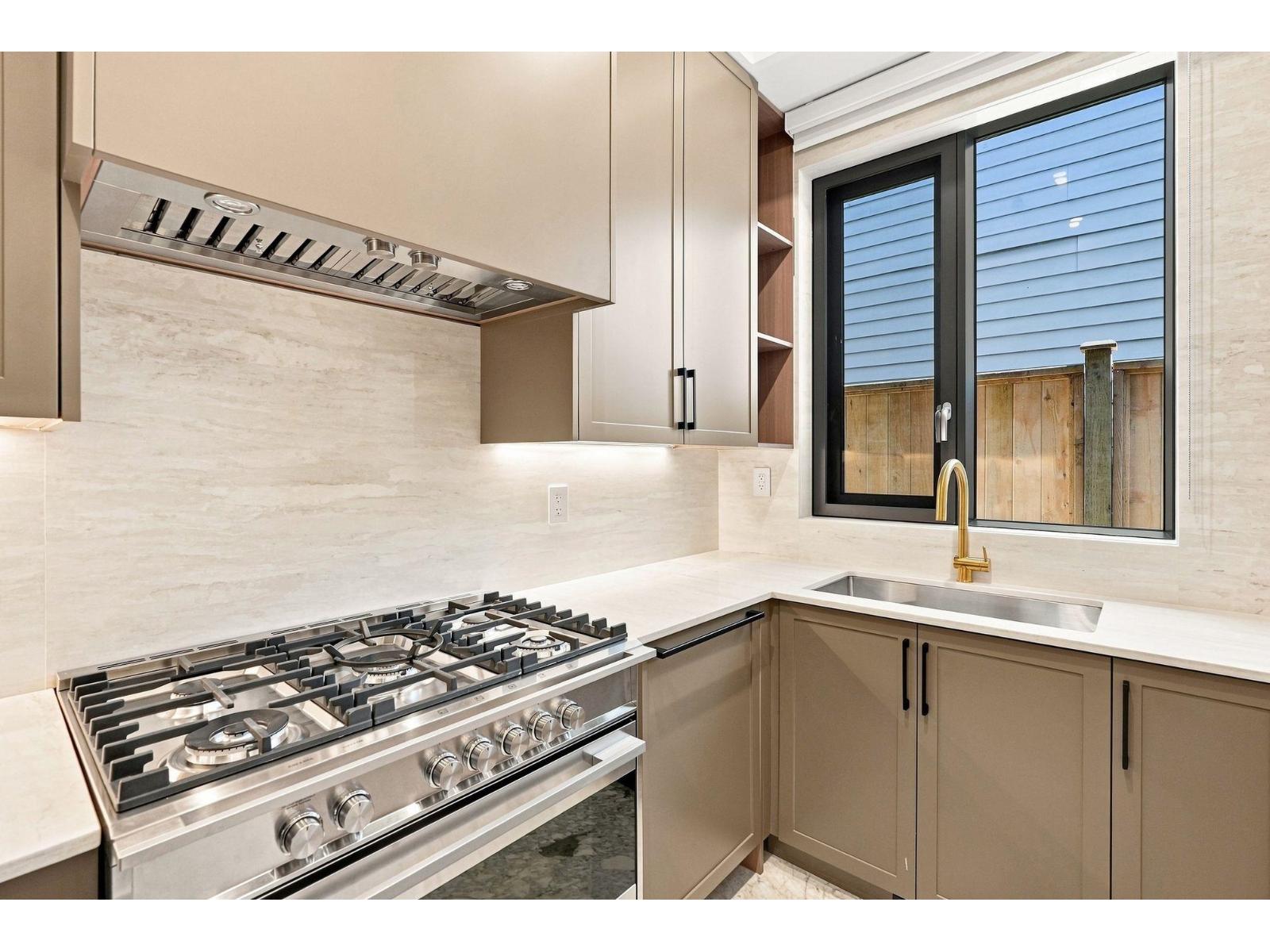 14750 Vine Avenue Property Photo 15