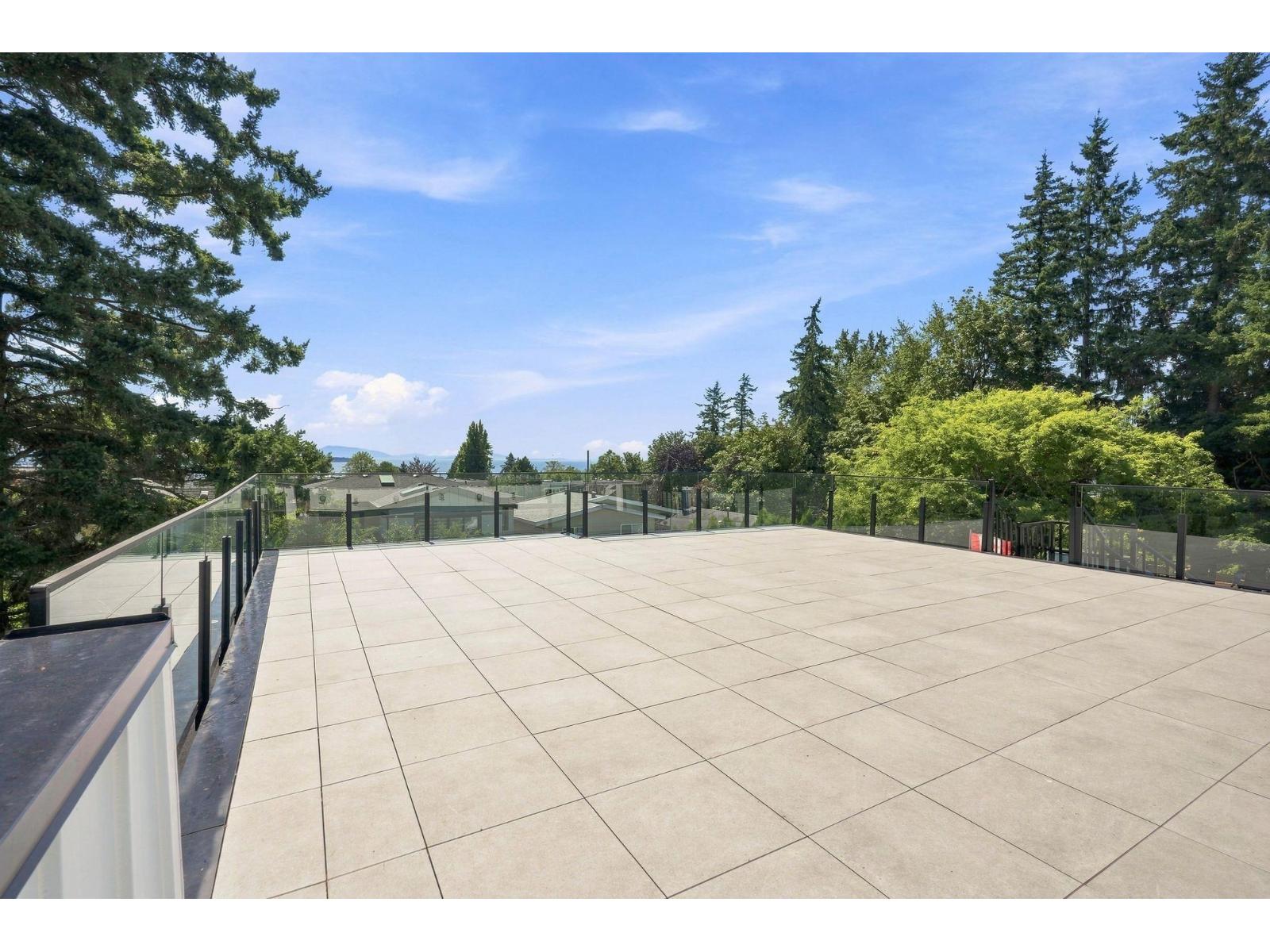 14750 Vine Avenue Property Photo 32
