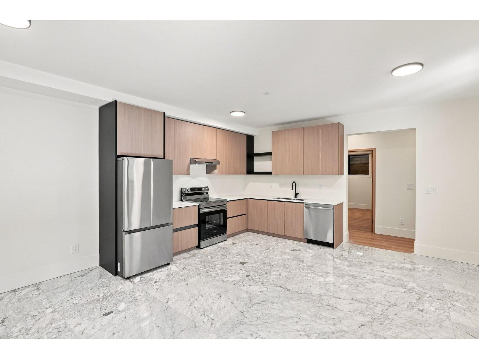 14750 Vine Avenue Property Photo 37