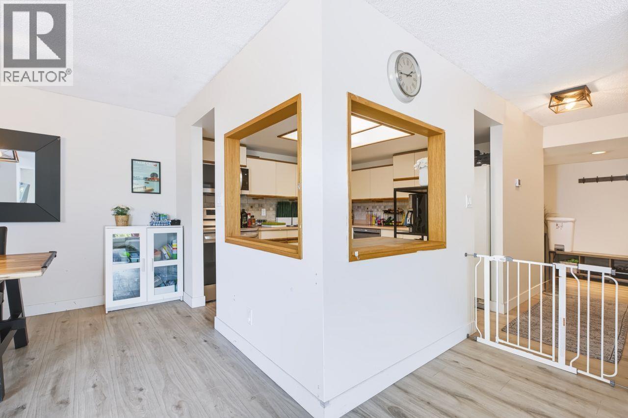 408 1350 View Crescent Property Photo 10
