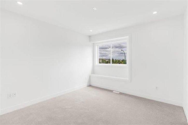 19415 70 Avenue Property Photo 18