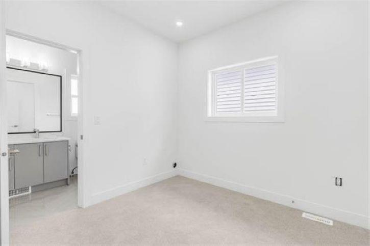19415 70 Avenue Property Photo 22