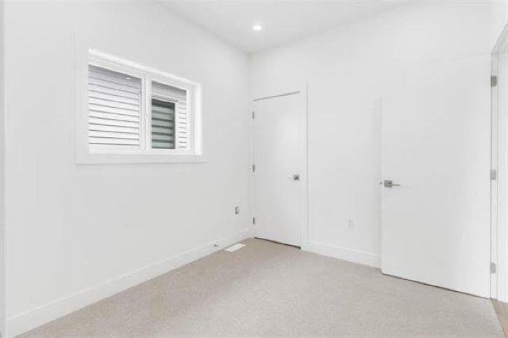 19415 70 Avenue Property Photo 23