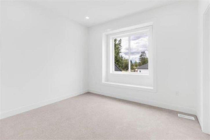 19415 70 Avenue Property Photo 25