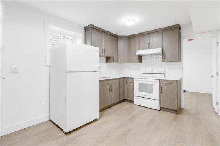 19415 70 Avenue Property Photo 30
