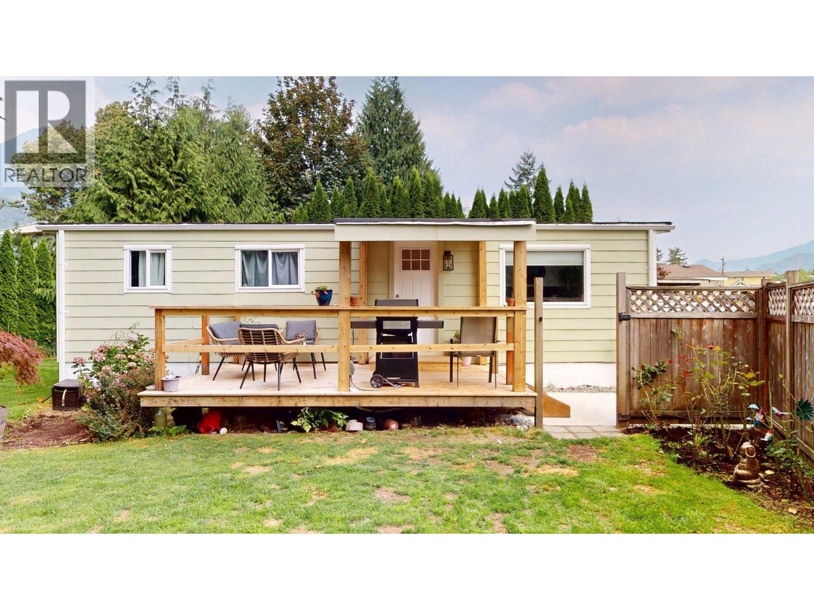8 39884 Government Road Property Photo 2