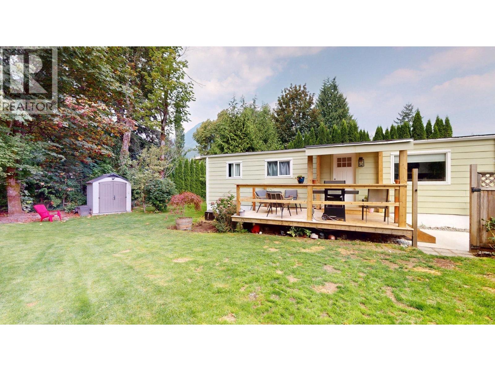 8 39884 Government Road Property Photo 3
