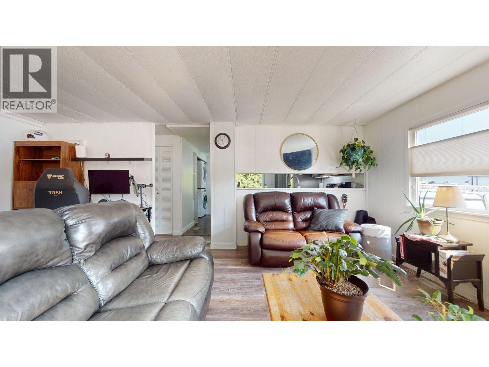 8 39884 Government Road Property Photo 7