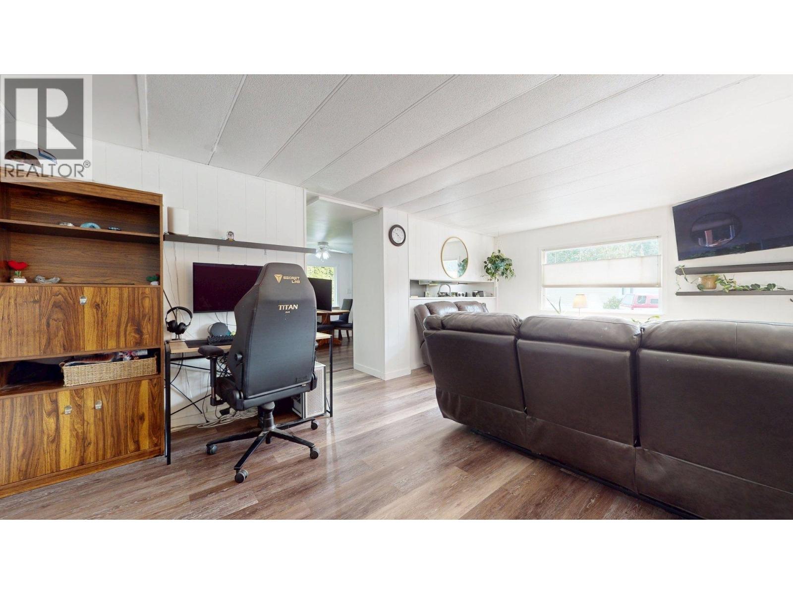 8 39884 Government Road Property Photo 9