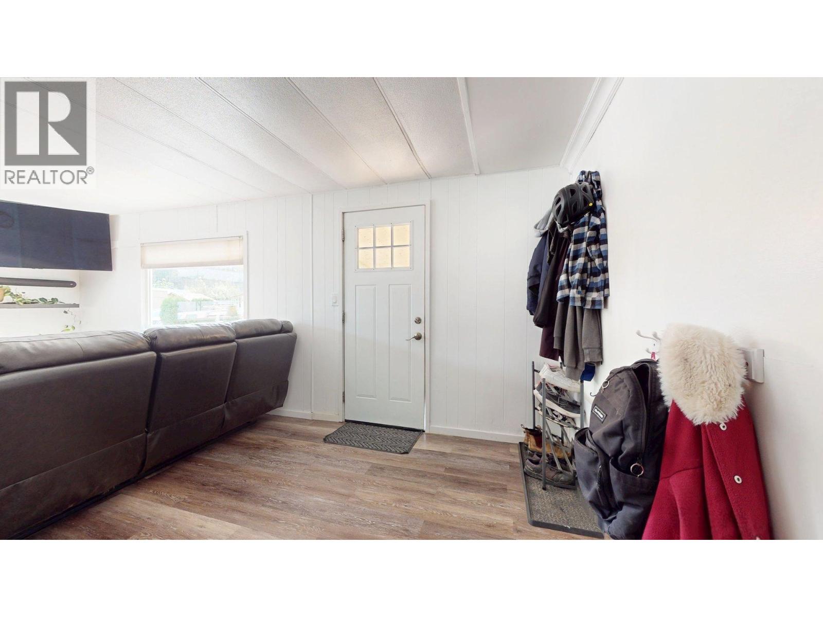 8 39884 Government Road Property Photo 10