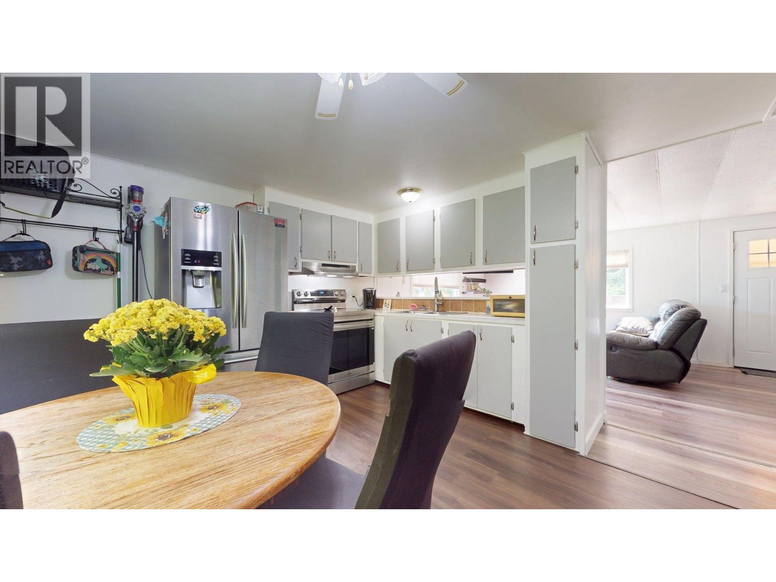 8 39884 Government Road Property Photo 15