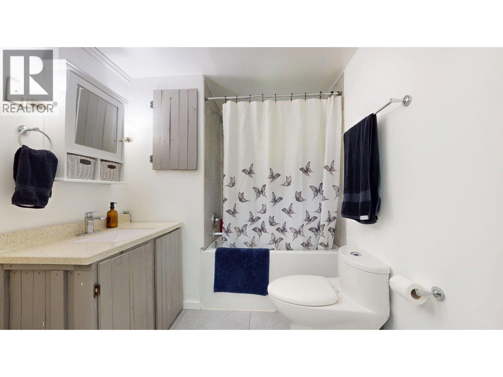 8 39884 Government Road Property Photo 18