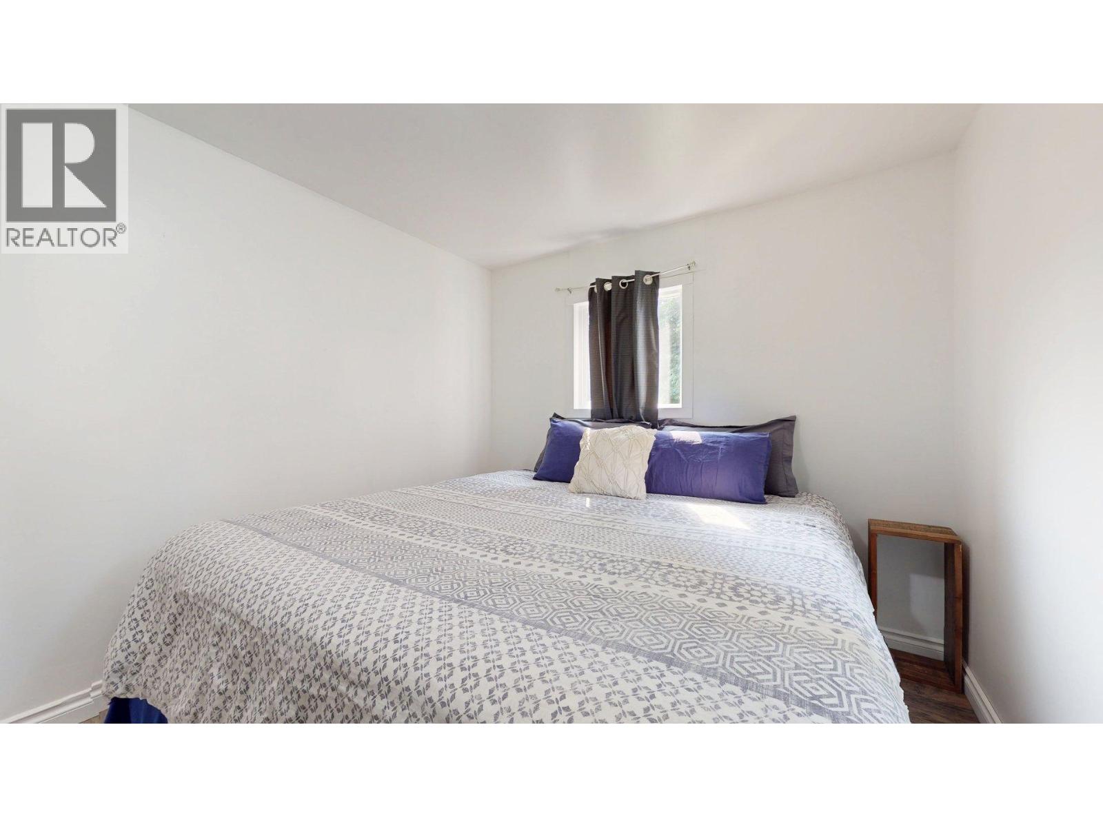 8 39884 Government Road Property Photo 25
