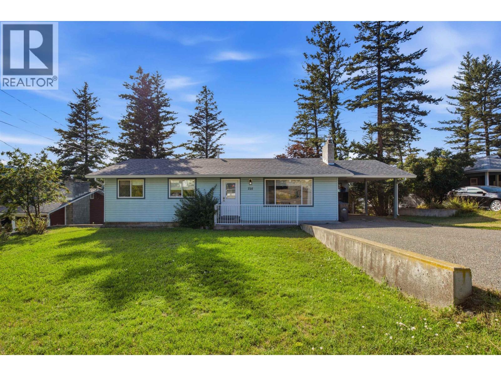 725 N 4TH AVENUE