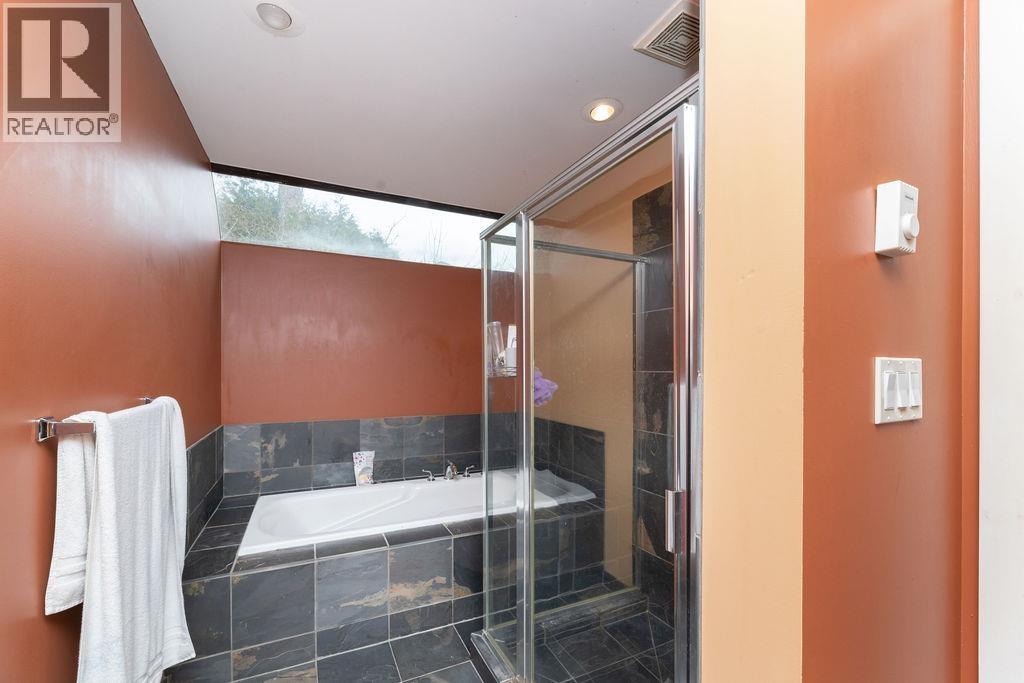 4934 Geer Road Property Photo 23