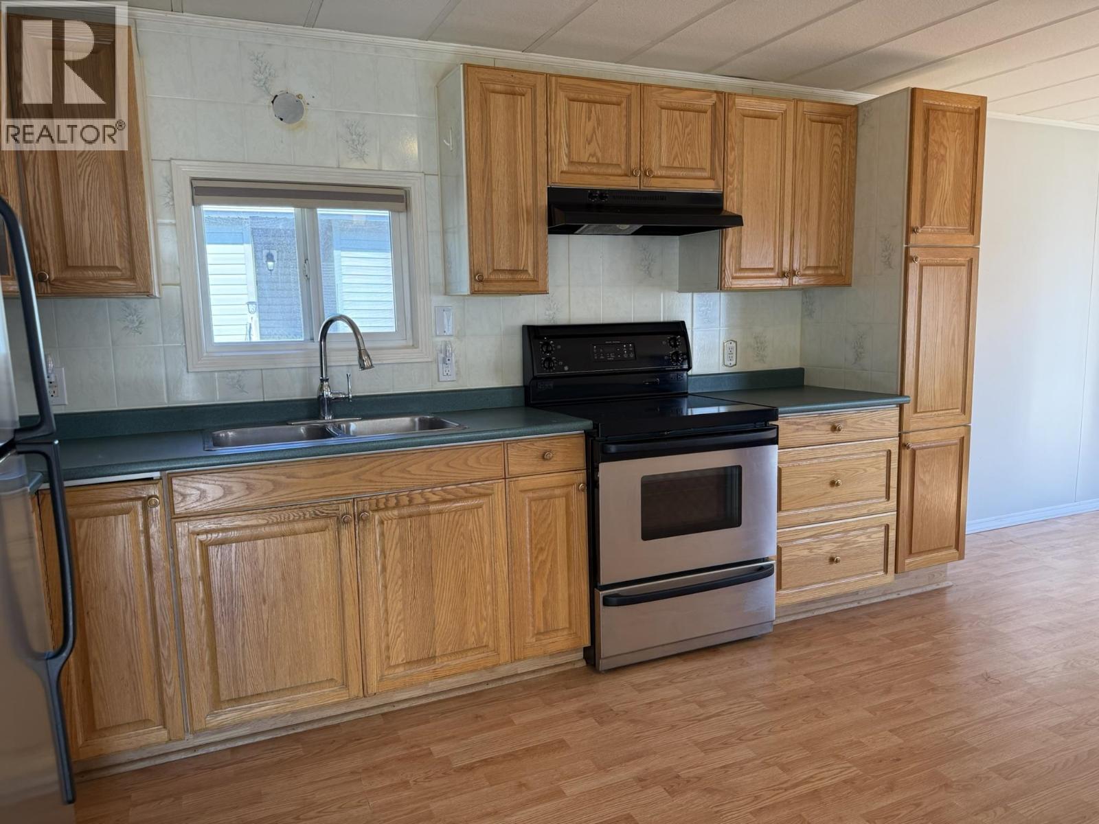 17 562 Elm Street Property Photo 3