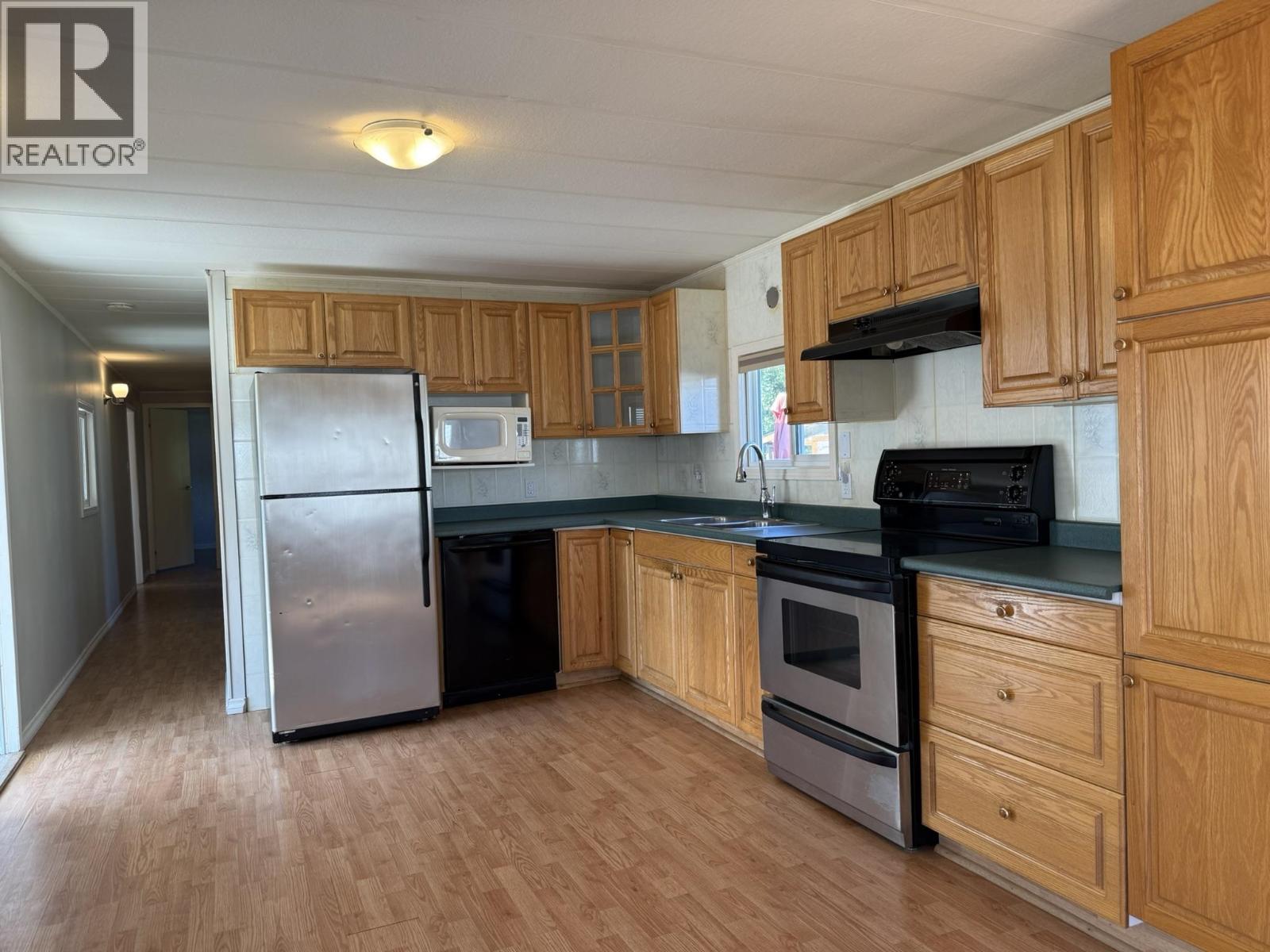17 562 Elm Street Property Photo 6