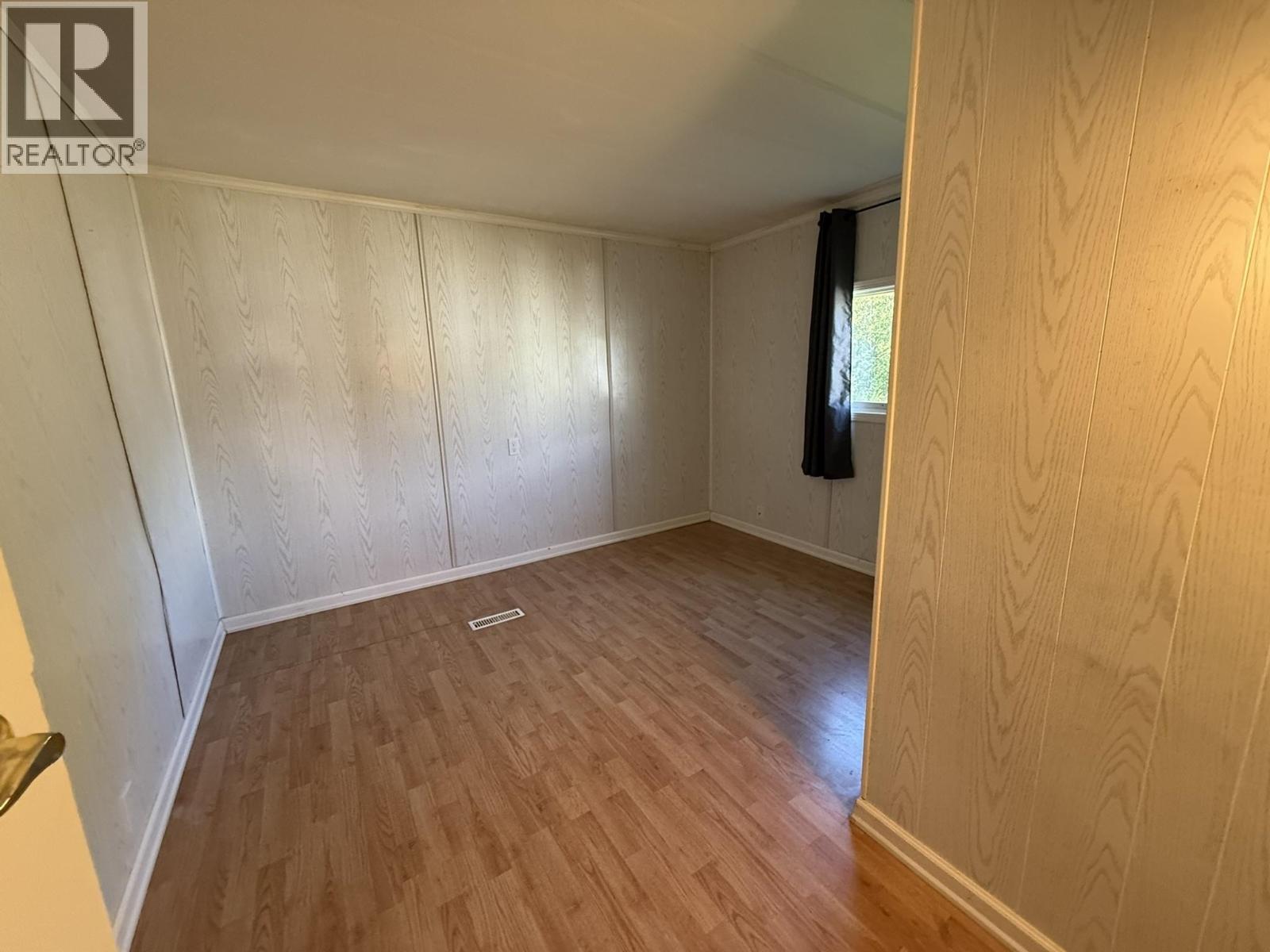 17 562 Elm Street Property Photo 9